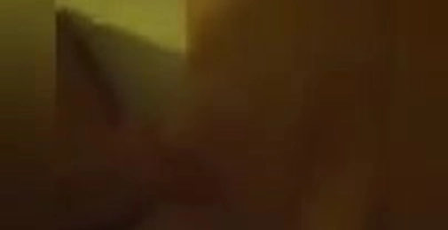 七夕约炮大三女神,没想到这么清纯也背着男友给我操了,射满背上