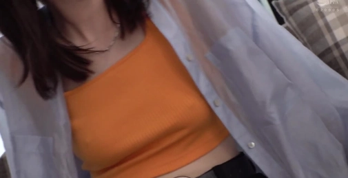 【ノーブラぶらり旅】完全にOUTな乳首ぽっちでデート中のカップルとの出会い!彼の前でノーブラ彼女をハメまくり!?マシュマロおっぱいを揉みしだき、極上マ●コをしゃぶり尽くすッ!【もしも。】【ななみ】 本田もも