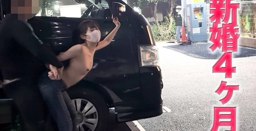 Exclusive4 months of marriage, newlyweds\!**zzjynyzjjn ! She betrayed her beloved husband and stood naked on the side of a street in the city wearing jeans with holes! ! Continuous strangulation, confinement in a steel box, and electric piston vibrator