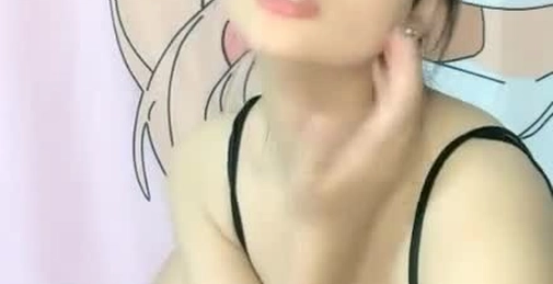 18岁学生妹下海【18岁莱莱】咪咪又大又圆,‘嗯,不戴套了,这样做爱比较爽’,小妹妹还是比较浪啊!