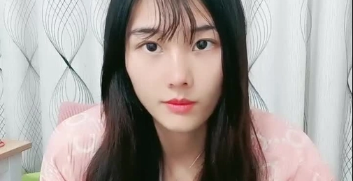 刚下海不久的清纯小妹又来了,全程露脸听狼友指挥全脱光大秀直播,揉奶玩逼给狼友看,自慰呻吟