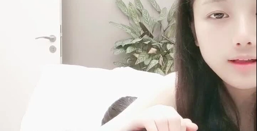 超清纯颜值姐妹花双女大尺度秀,性感黑丝张开双腿揉穴,来大姨塞着棉棒翘起屁股,手指互插菊花掰穴自慰