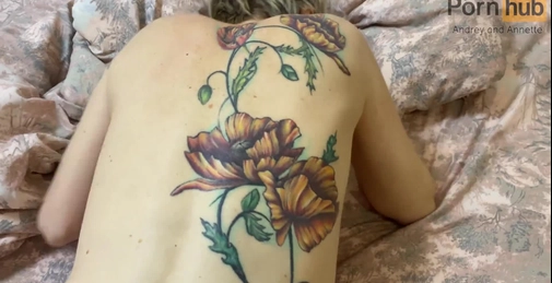 性交肛门成熟与肮脏的谈话,在电话上拍摄